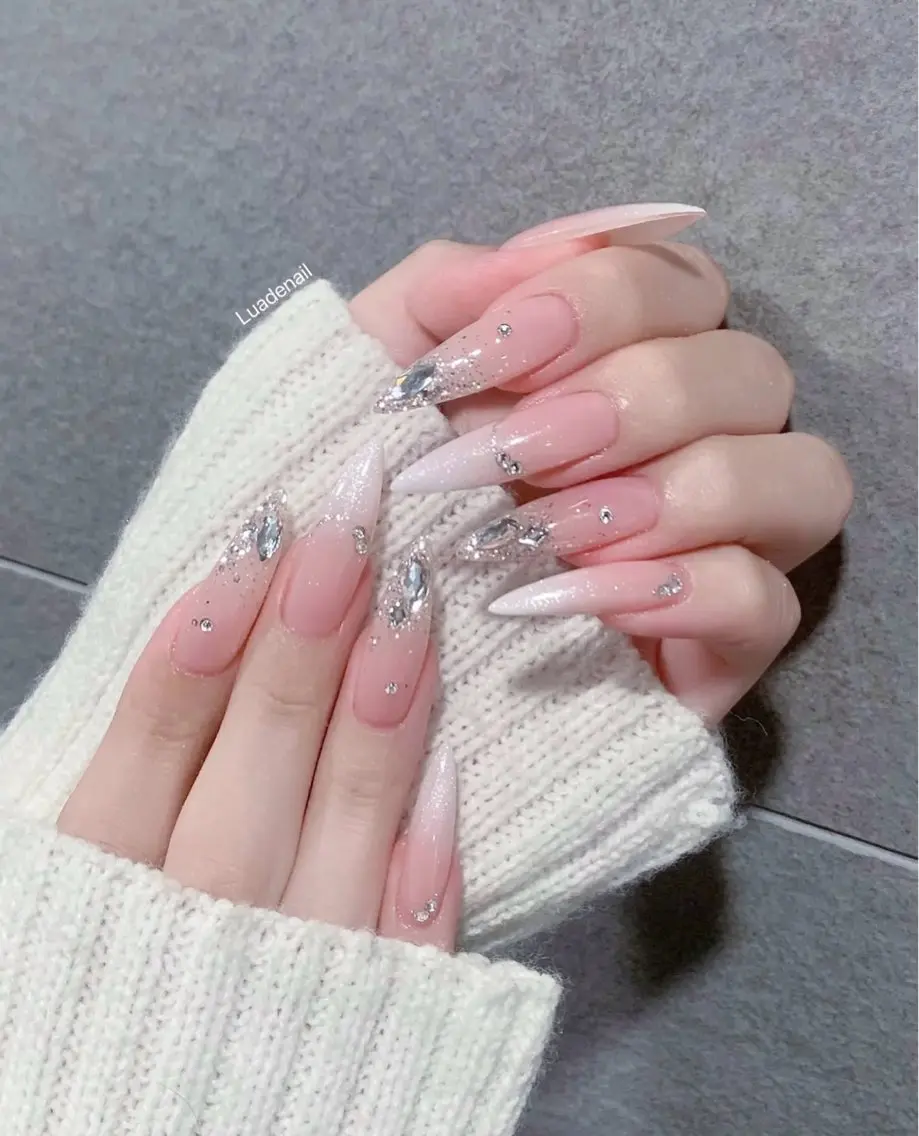 ネイル アートネイル チークネイル ドット フットネイル フレンチネイル ハンドネイル フットネイル 🎃Rina🍁 Mikaのネイルデザイン