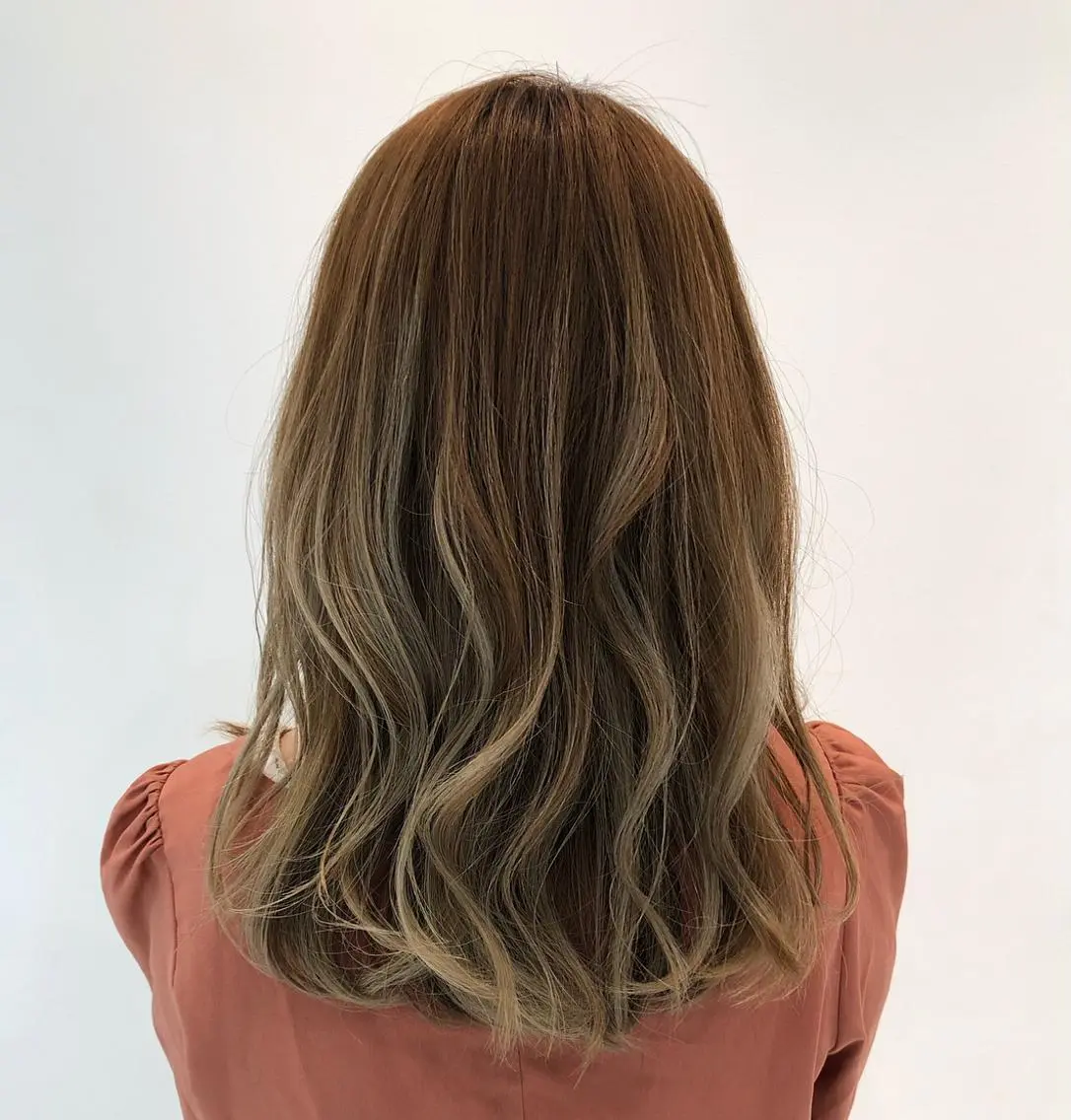 ロング カラー 磯山 直貴のヘアスタイル