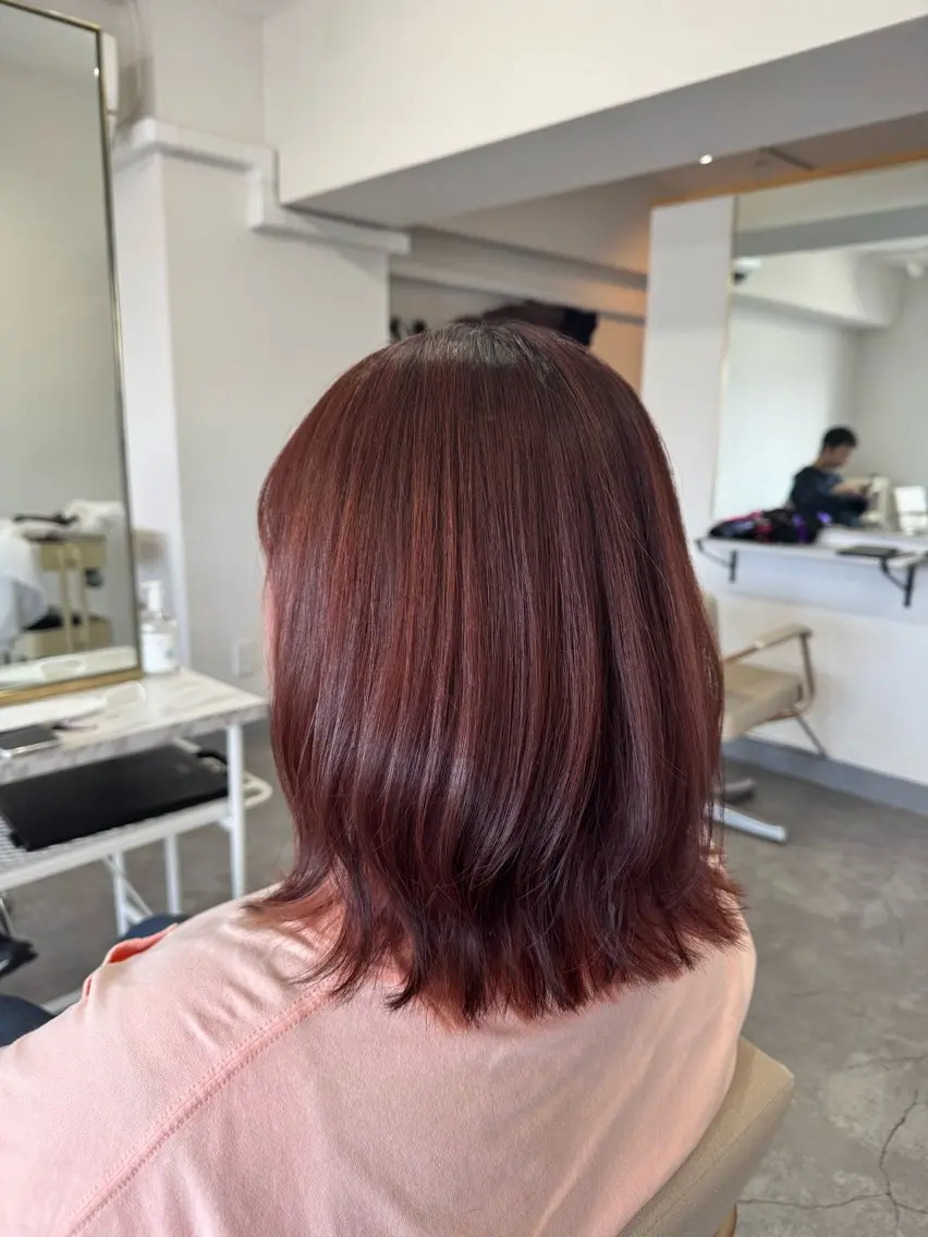 ミディアム レイヤーカット 外ハネヘア 月館 怜奈のヘアスタイル