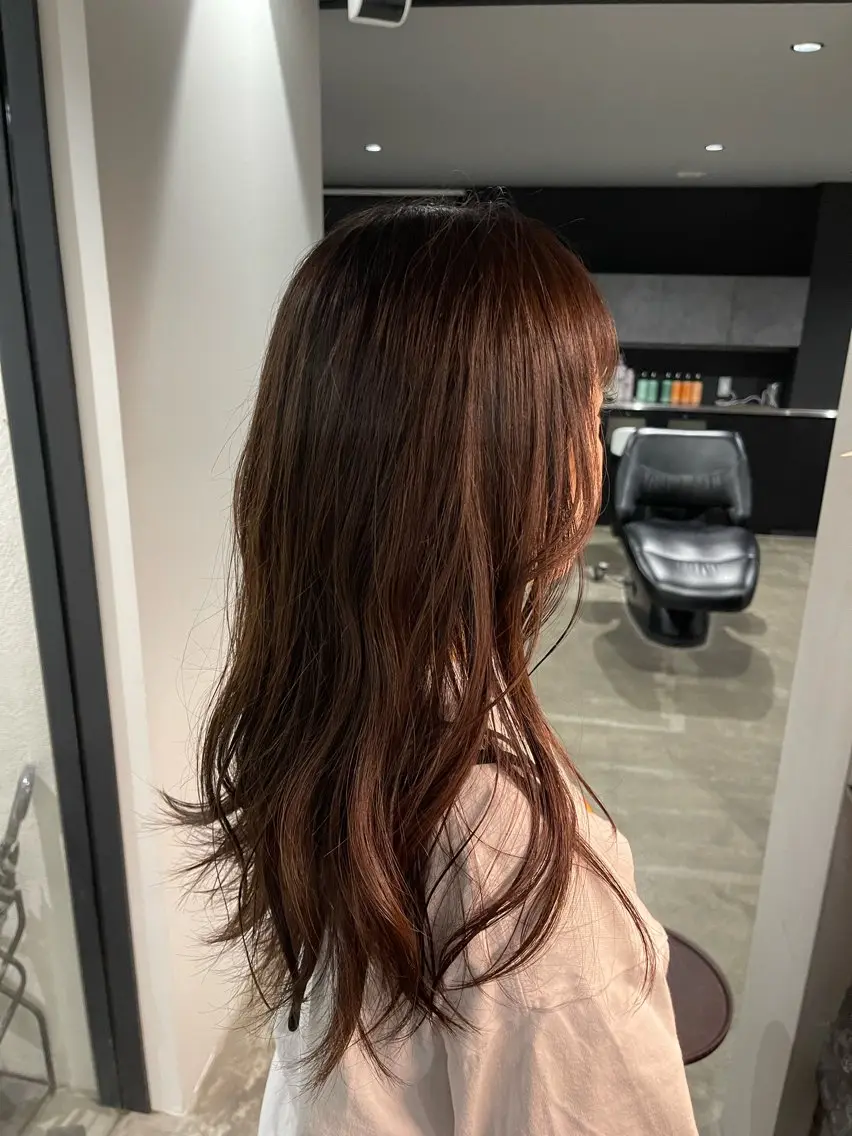 ロング カラー ベージュカラー inchelsea ririkaのヘアスタイル