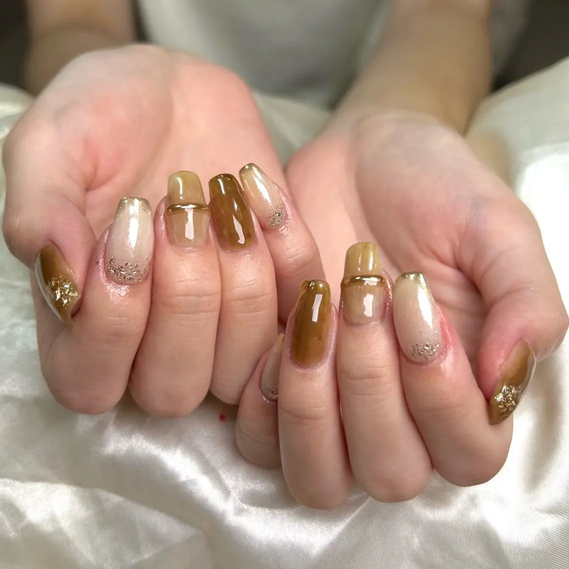ネイル ブラウン ニュアンスネイル shine'an fuka🌿🫧のネイルデザイン