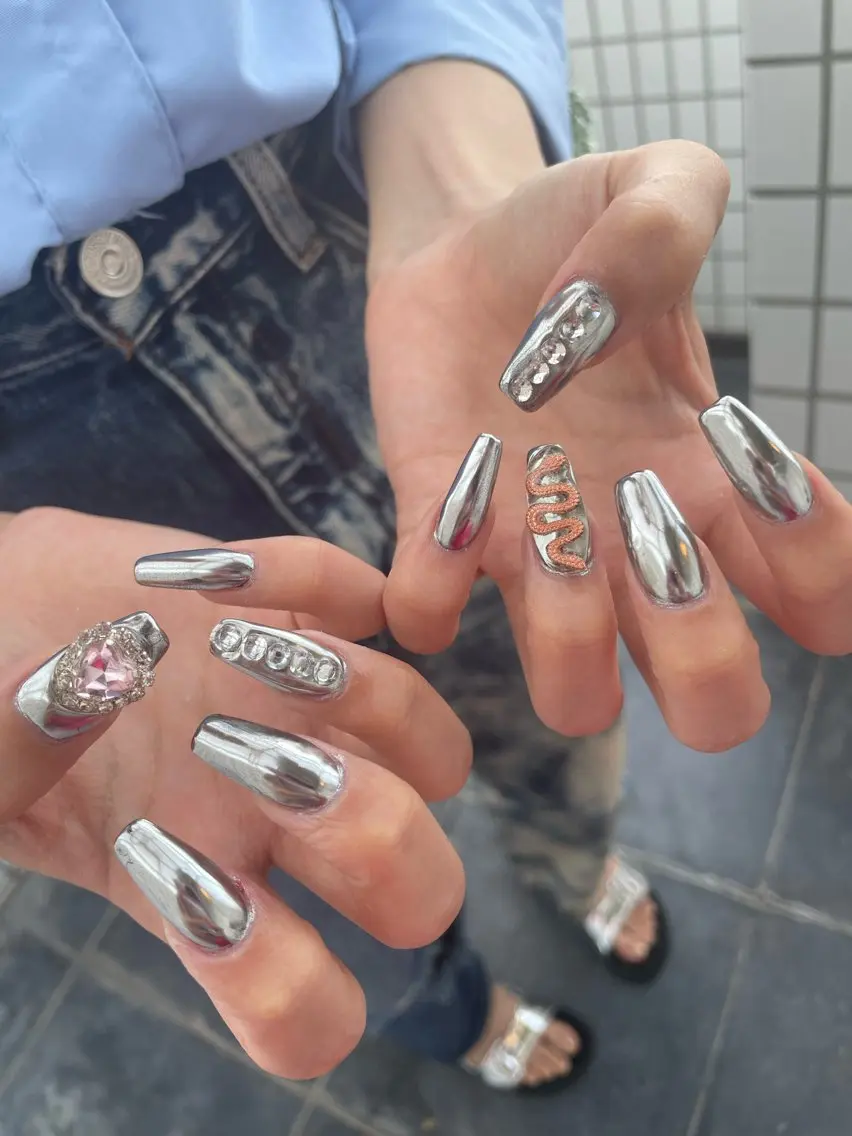 ネイル ミラーネイル ハンドネイル Nail ヌシん家 AKANEのネイルデザイン