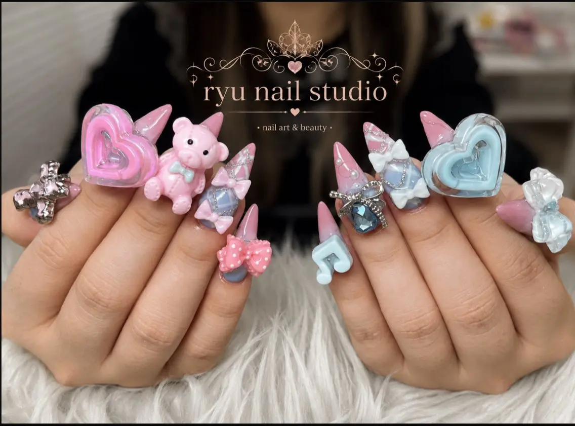 ネイル アートネイル フレンチネイル ジェルネイル キラキラネイル ニュアンスネイル ハンドネイル Ryu Nail YukiChanのネイルデザイン