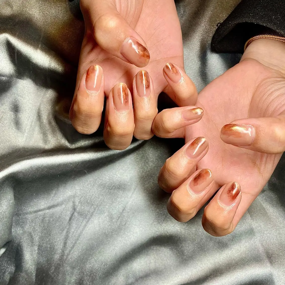 ミディアム カラー パーマ ヘアアレンジ メンズ キッズ ネイル マツエク・マツパ アイブロウ ブラウンカラー テラコッタ カラーマツエク ブラウン el. by Aoのネイルデザイン