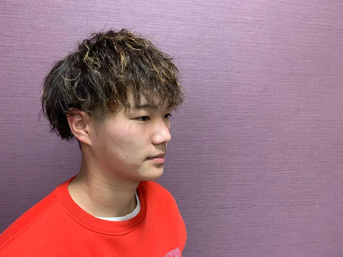 ミディアム パーマ メンズ特化西村 雄太のヘアスタイル