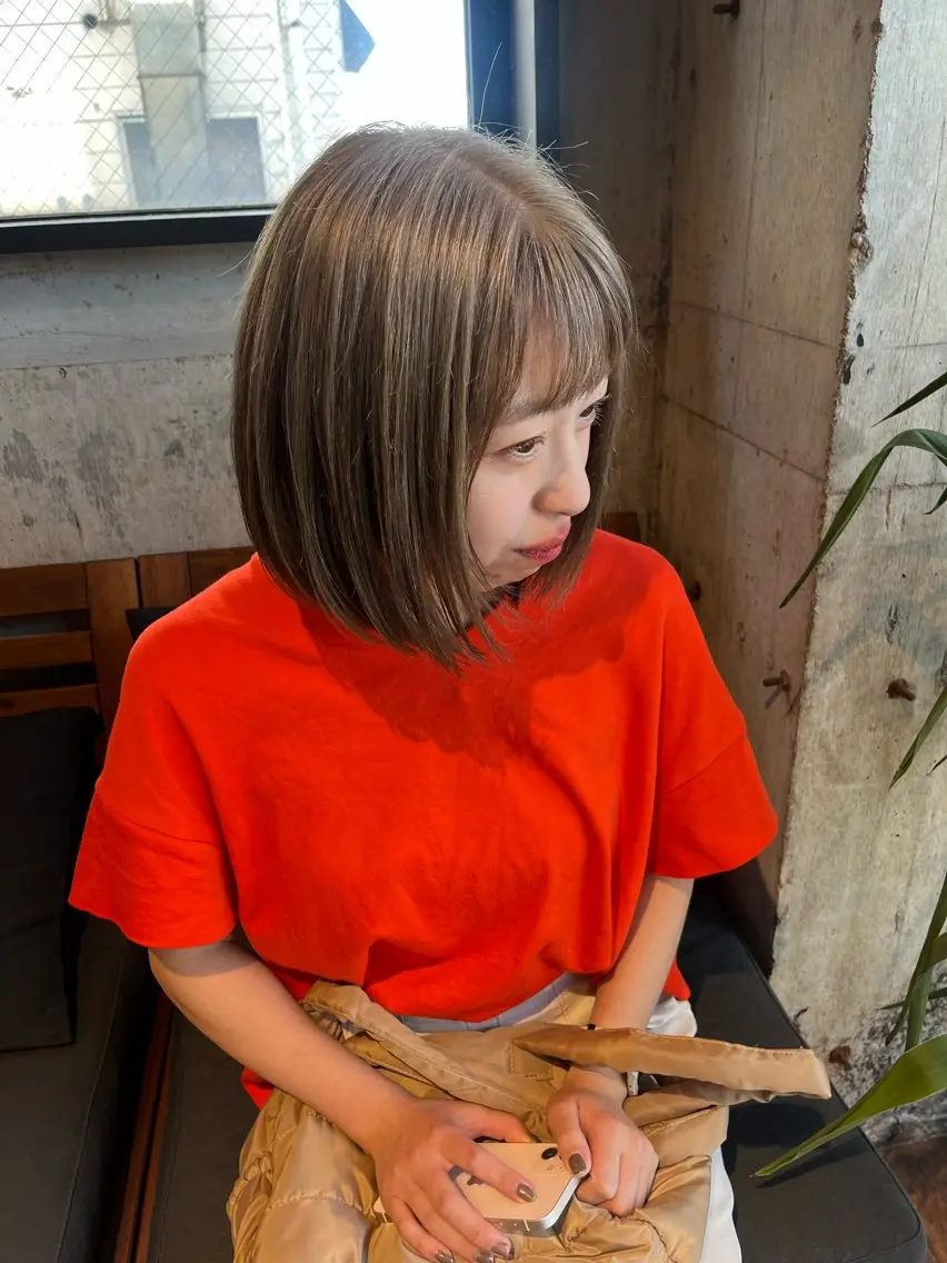 ミディアム カット ヘアカラー Number CHIHIROのヘアスタイル