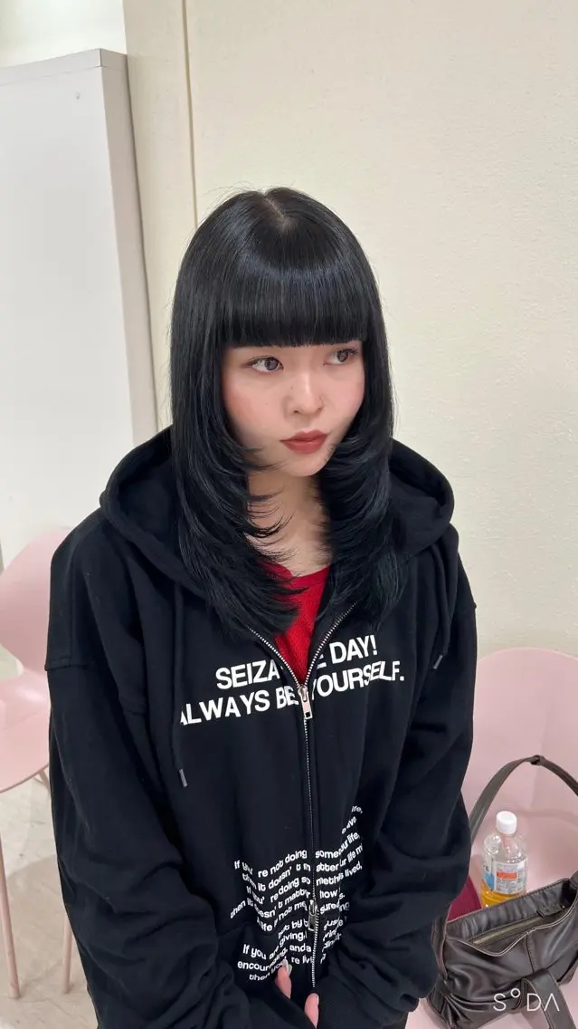 セミロング カラー ヘアアレンジ 韓国レイヤー&ピンク 艶髪🩶maikoのヘアスタイル