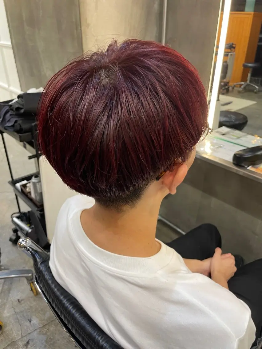 ショート カラー メンズ くびれレイヤー/艶 カラー　MADOKAのヘアスタイル