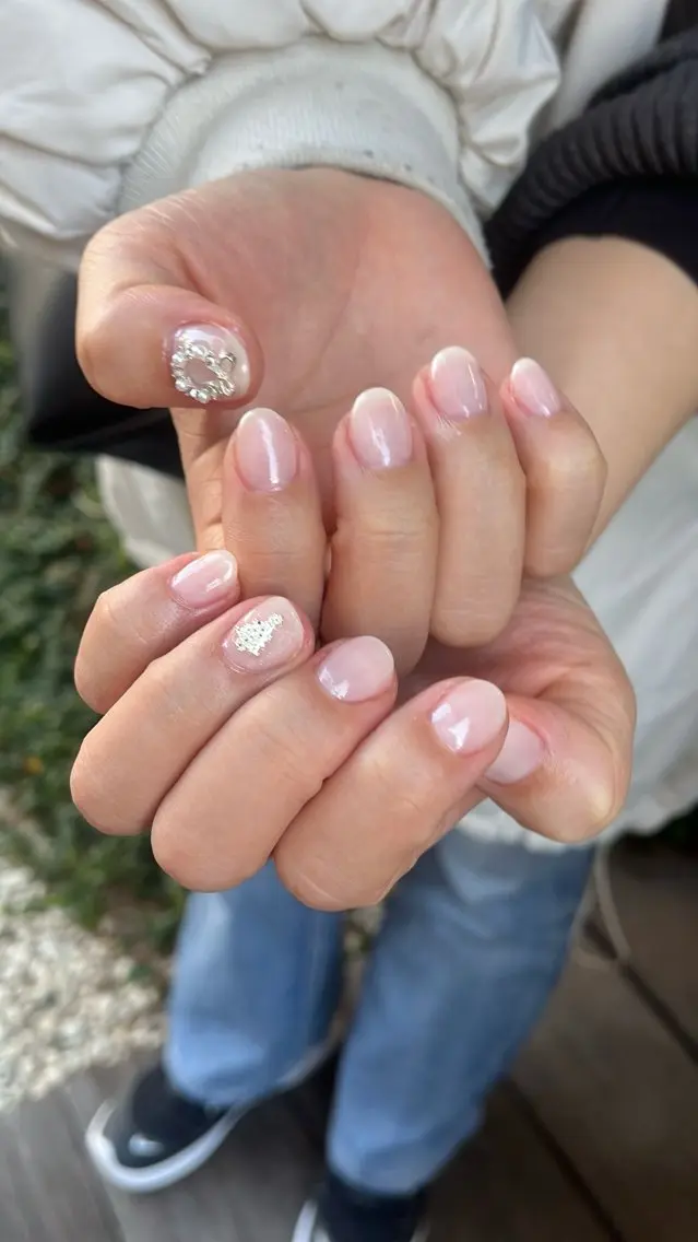 ネイル フラッシュネイル ニュアンスネイル シンプルネイル 冬ネイル クリスマス ハンドネイル SAKU nail 作島茜のネイルデザイン