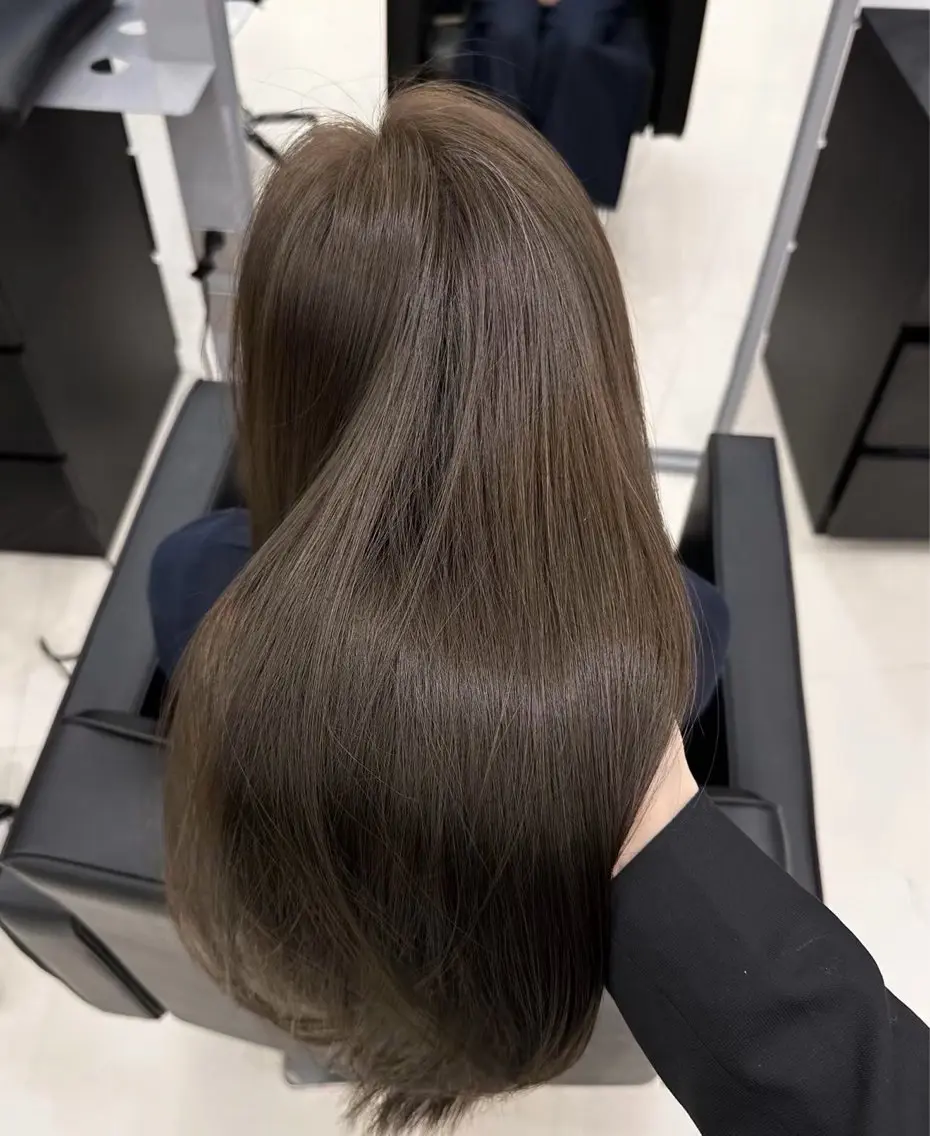 セミロング カラー ベージュカラー ブリーチ ダブルカラー ブリーチなしカラー ヘアカラー トリートメント 赤み消しカラー/ ミントカラー/トモキのヘアスタイル