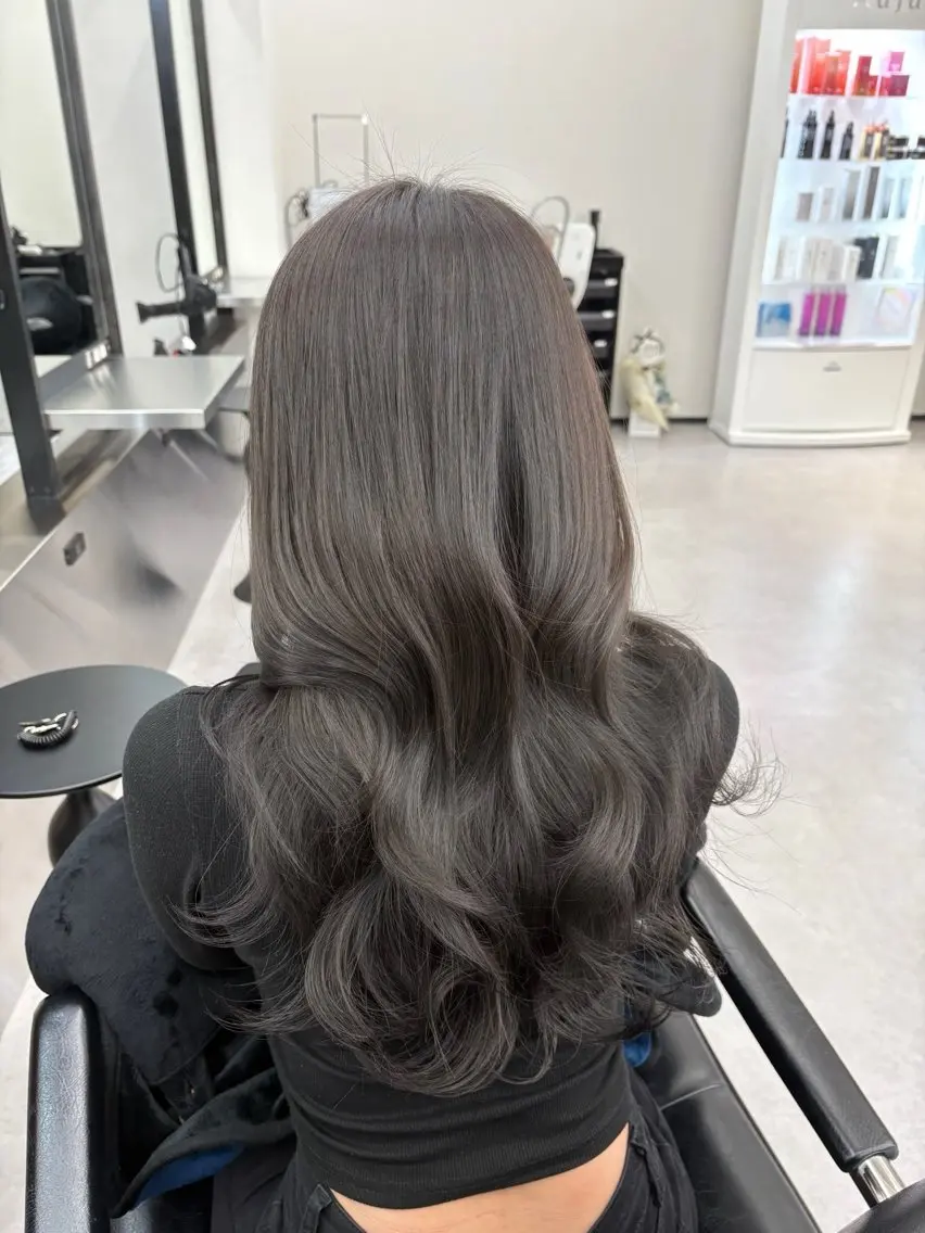 ロング カラー ブリーチ ブリーチなしカラー カット ヘアカラー 堀江/透明感 ベージュ/白川幸太のヘアスタイル