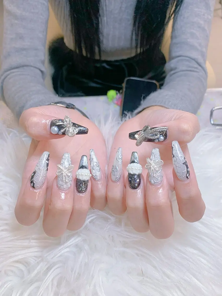 ネイル ANH ゴテゴテネイルのネイルデザイン