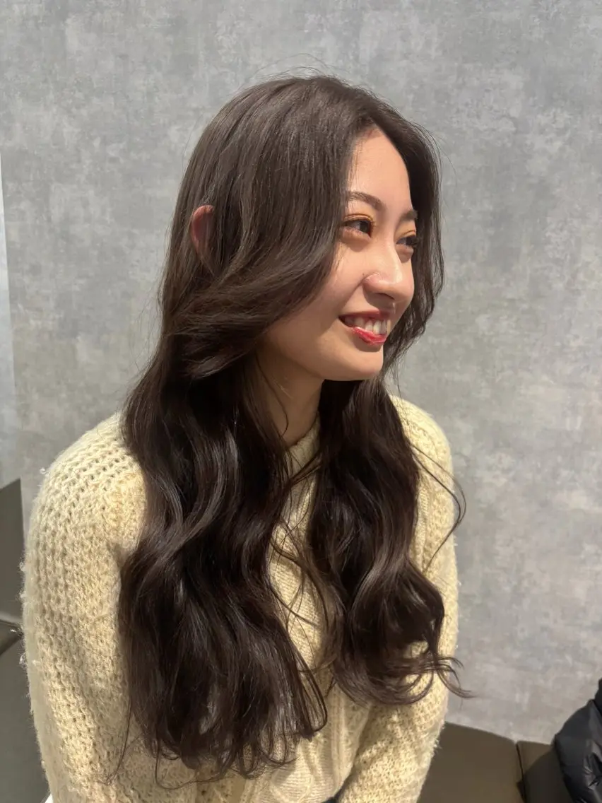 ロング カット ヘアカラー トリートメント 🌐NATSUMI 🌐【寒色カラー】のヘアスタイル