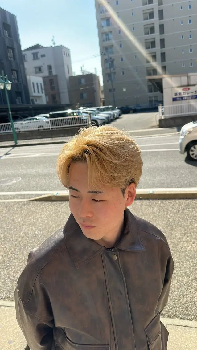 ミディアム カラー メンズ メンズブリーチ ベージュカラー ブリーチ SWELL  高峰 将生  メンズ専門のヘアスタイル