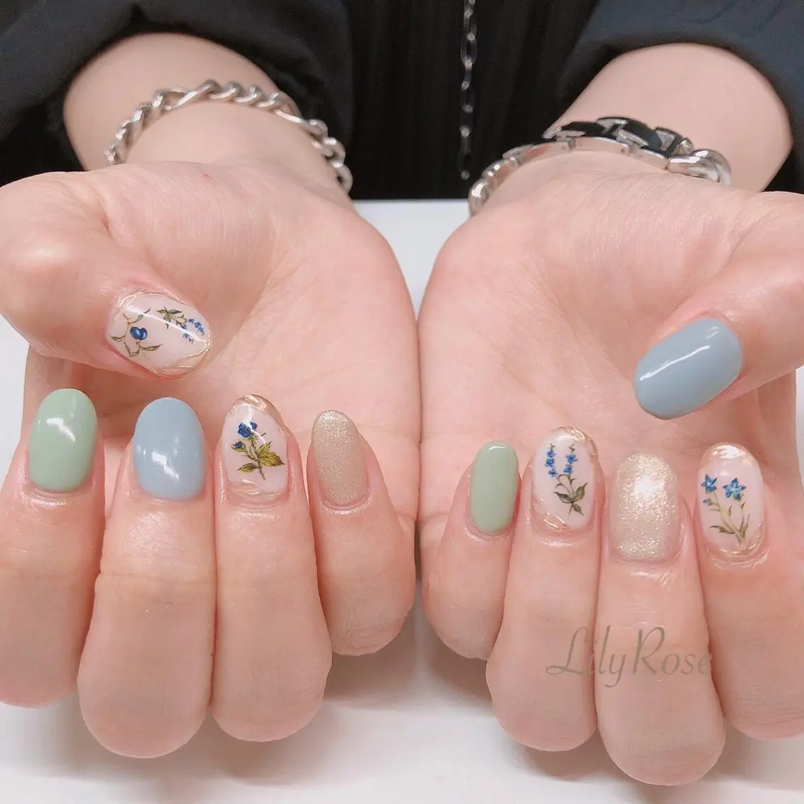 ネイル フットネイル グリーン オフィスネイル ワンカラーネイル 春ネイル Lily Roseスタッフ一同のマツエク・マツパデザイン
