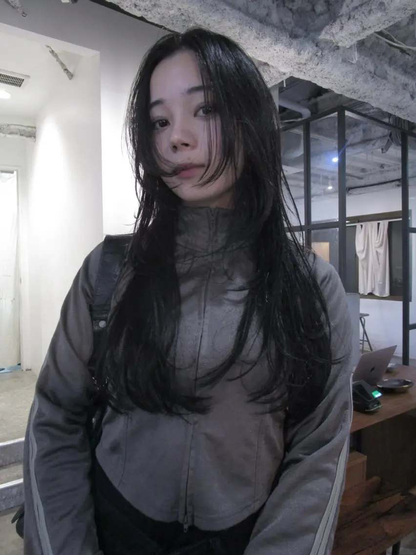 ロング 顔周りカット レイヤーカット カット yu maのヘアスタイル