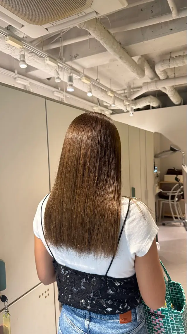 ロング カラー オリーブカラー ヘアカラー トリートメント 杉田 茉優のヘアスタイル