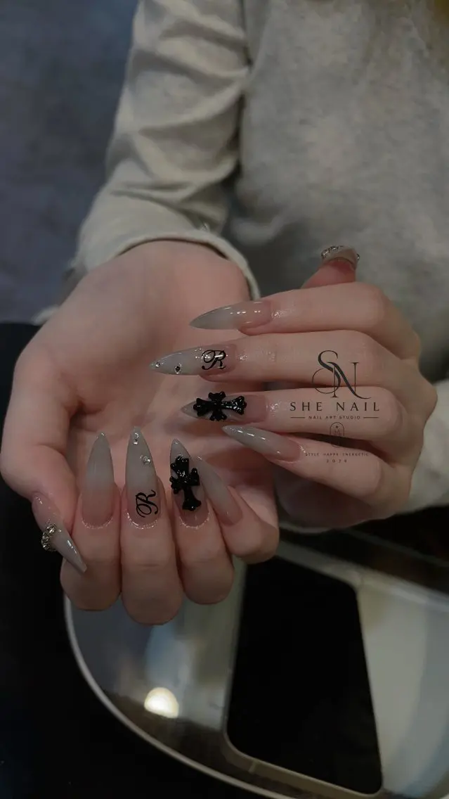 ネイル アートネイル ガーリー 韓国ネイル ロングネイル 持ち込み ハンドネイル 博多 SHE Nailのネイルデザイン