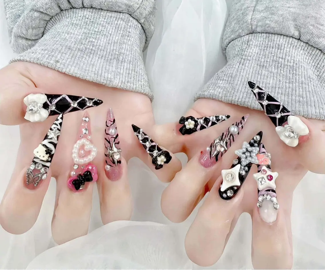 「お気に入りました方」🎀チップ長さ出し10本・アートやり＆パーツ付け放題の写真