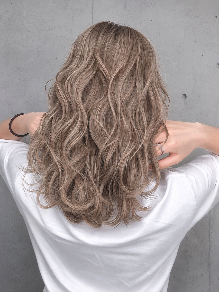 セミロング 艶髪🫧透明感 💎岡庭春菜🎀のヘアスタイル