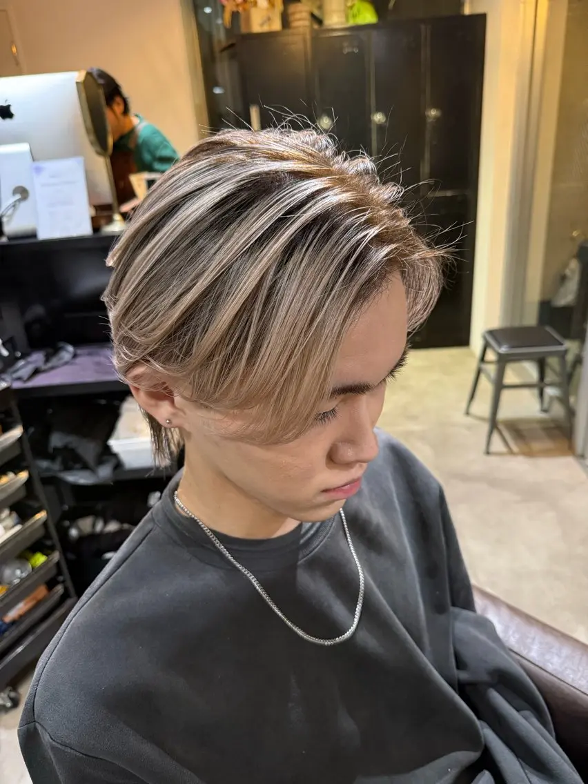 ショート レイヤーカット カット ヘアカラー 山影✨バレイヤージュ ハイライト✨メンズ◎のヘアスタイル