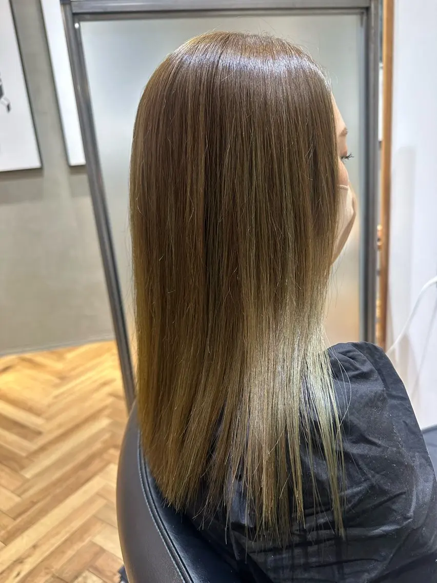 ロング カラー ベージュカラー 透明感カラー 織田 ゆみのヘアスタイル