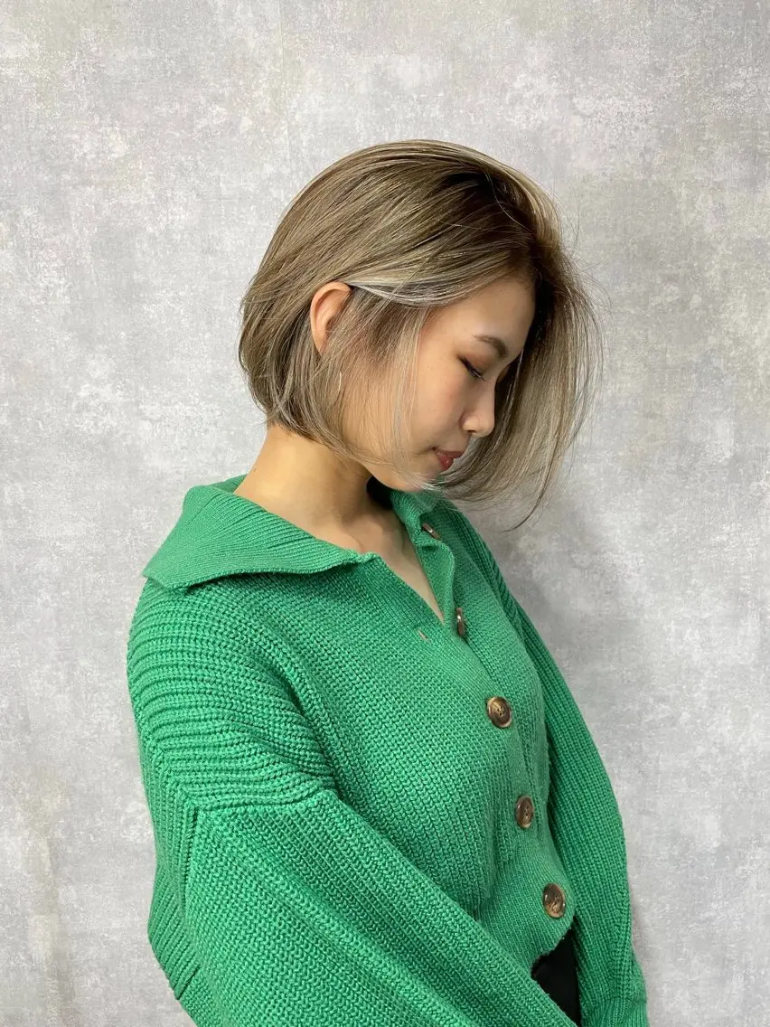ショート 切りっぱなしボブ ショートボブ ハンサムショート 丸みショート ボブ カット ヘアカラー トリートメント モテ髪/ボブ/ショー ト/アダチフウトのヘアスタイル