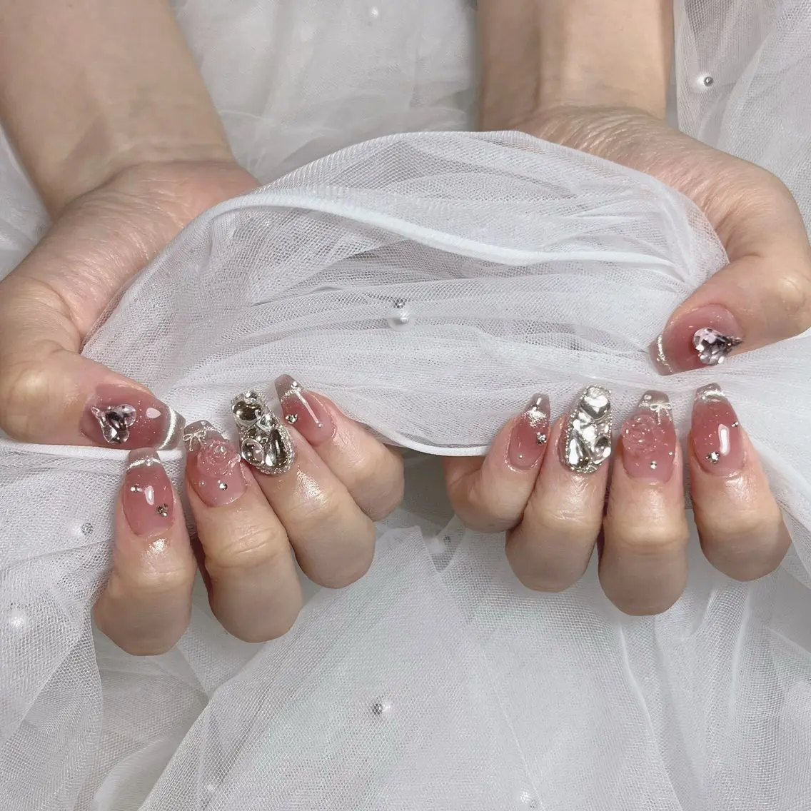 ネイル チークネイル ワンホンネイル GEMINI nailのネイルデザイン