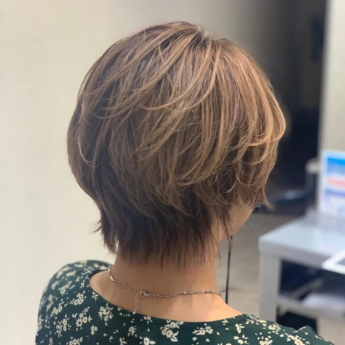 ショート 透明感ハイトーン🦄 キラ🌈のヘアスタイル
