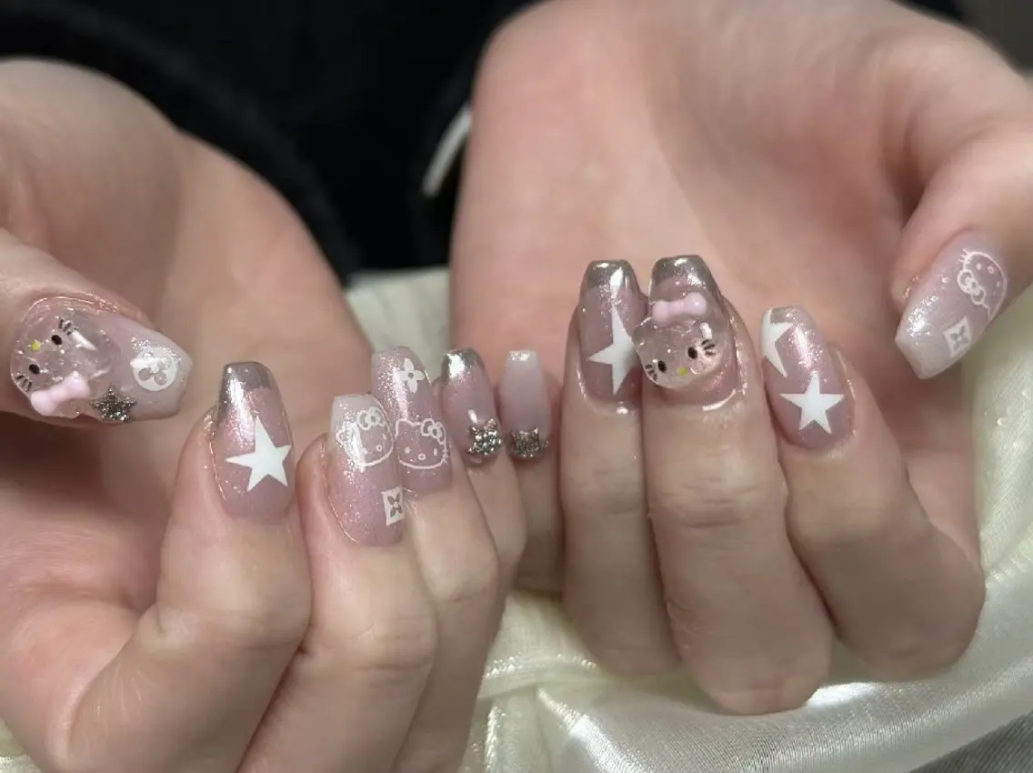 ネイル チークネイル 長さ出し フレンチネイル グラデーション マグネットネイル ハンドネイル ハンドケア ✨Dreamy NORAのネイルデザイン