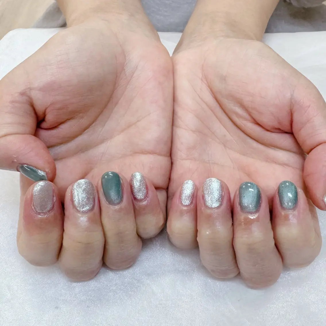 ネイル キラキラネイル マグネットネイル 夏ネイル maruyasu. yのネイルデザイン