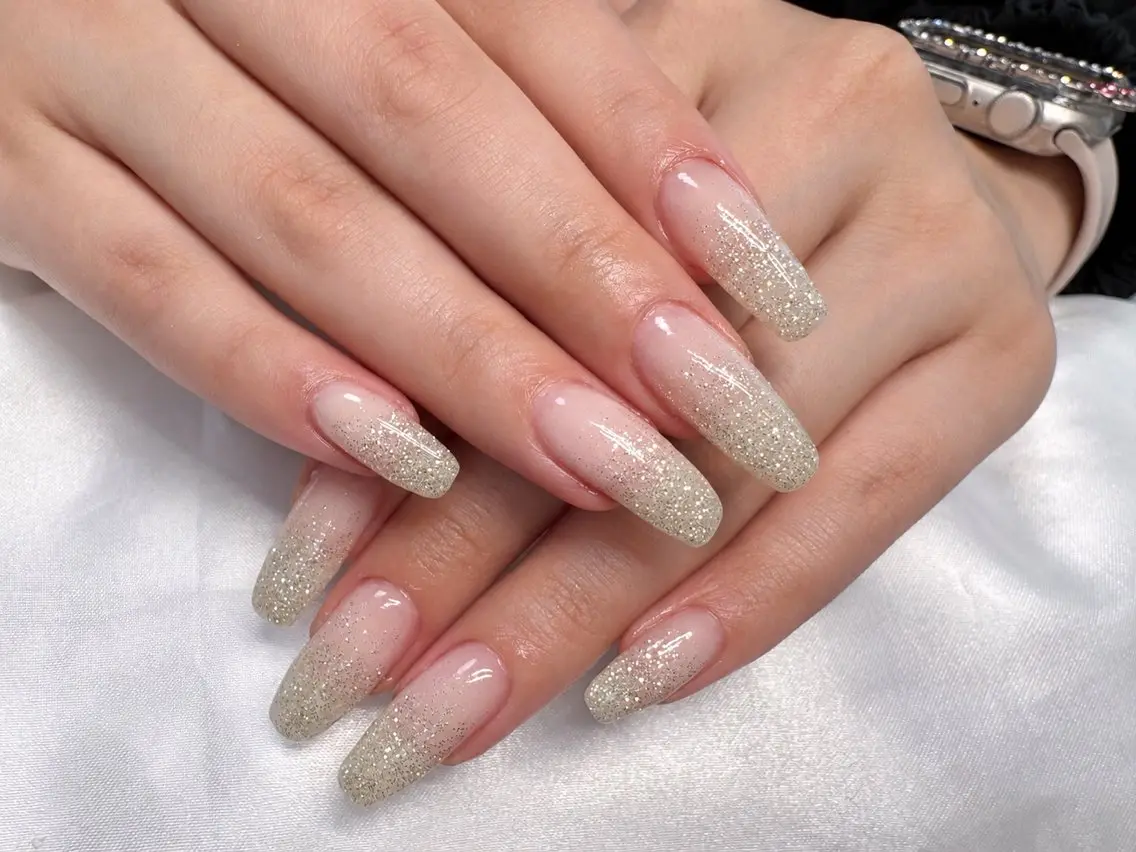 ネイル フラッシュネイル グラデーション ラメ(グリッター) ラメグラデーション ロングネイル VI NAILのネイルデザイン