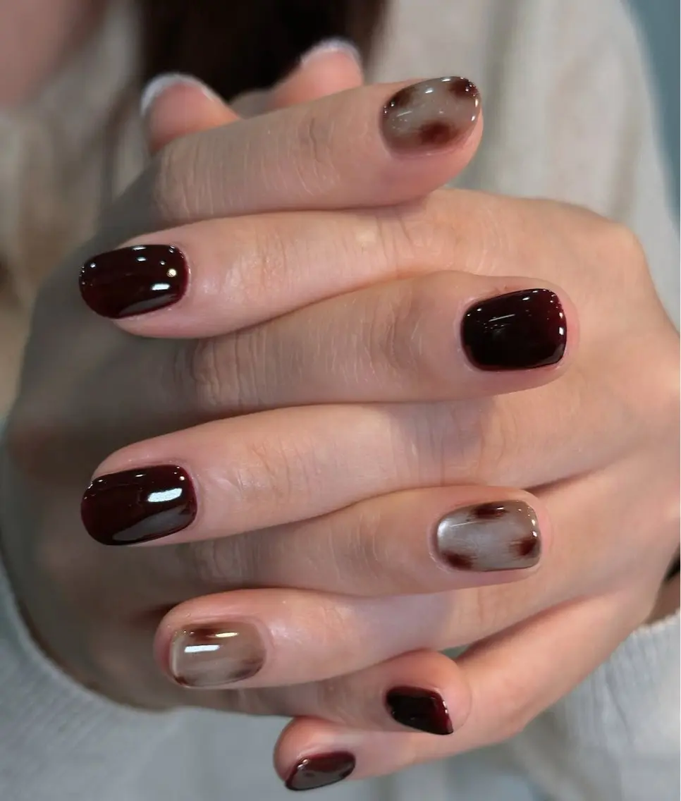 ネイル べっ甲ネイル ボルドー ブラウン チークネイル 長さ出し NEW NAIL池袋 YUKI❤️‍🔥のネイルデザイン