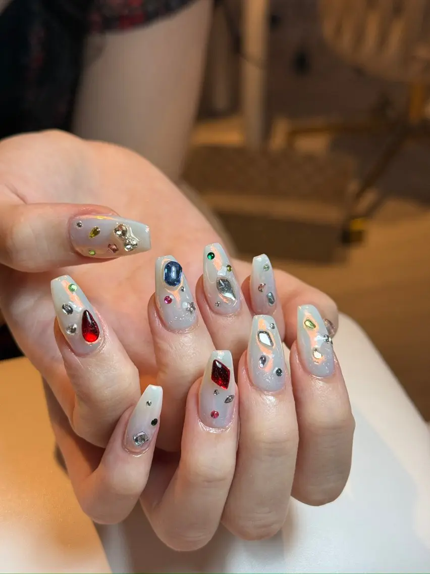 ネイル アートネイル チークネイル フレンチネイル グラデーション キラキラネイル ハンドネイル Risa_ Nailのネイルデザイン