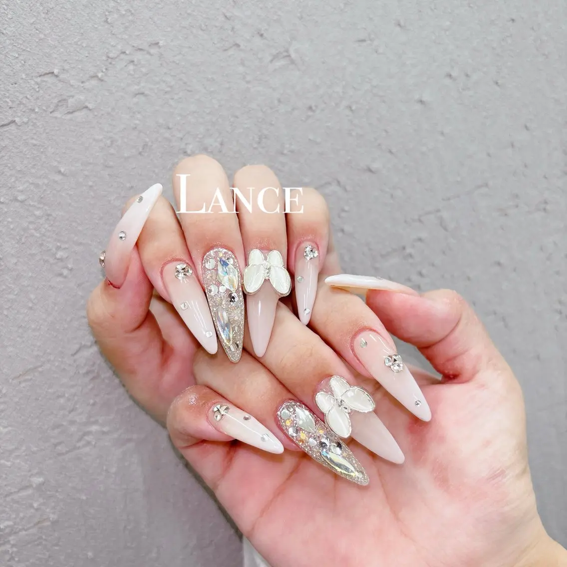 ネイル オーロラネイル フットネイル 氷ネイル・うるうるネイル キラキラネイル 韓国ネイル ハンドネイル Lance nailのネイルデザイン