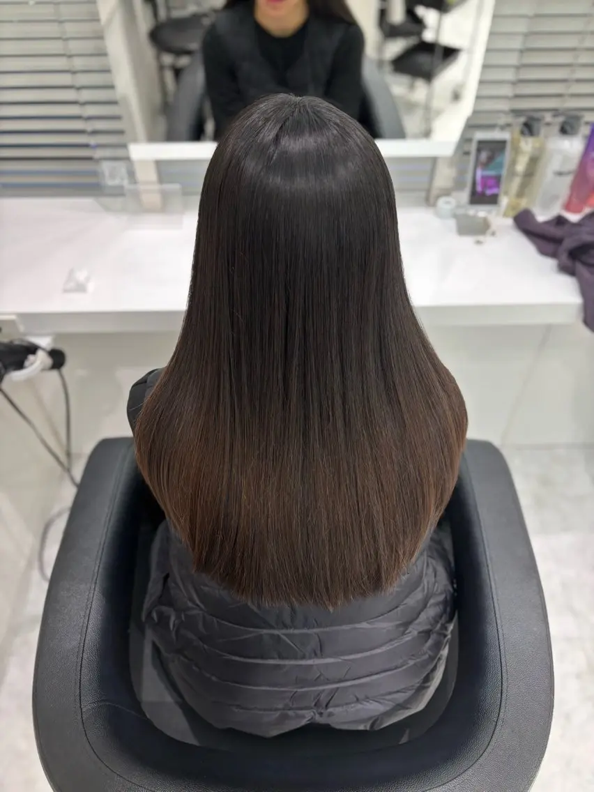 ロング カット 縮毛矯正 トリートメント 流行りの透明感カラー ×縮毛矯正🤍ユウのヘアスタイル