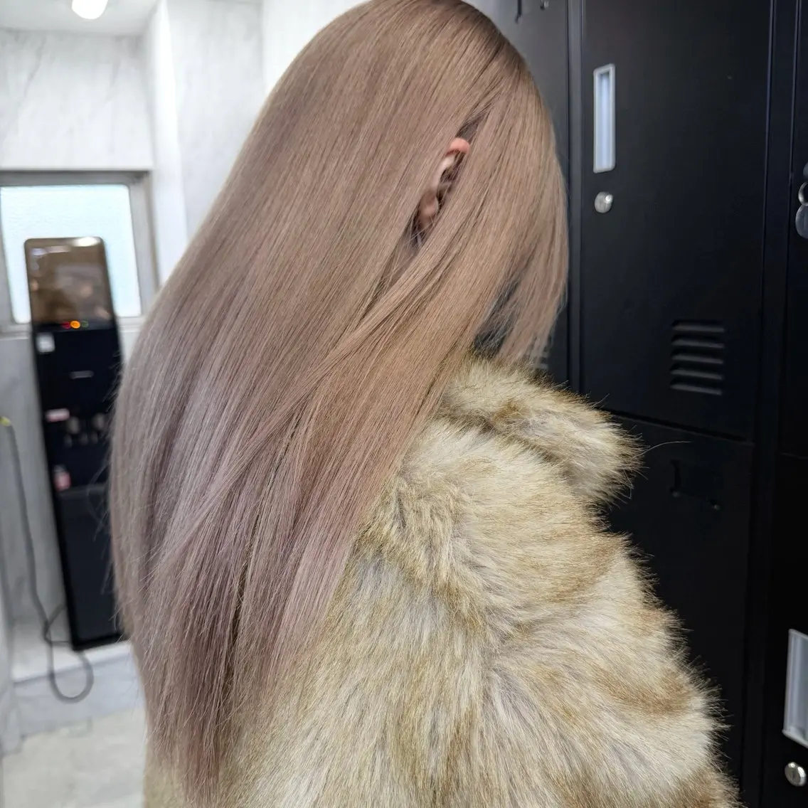 ロング カラー シールエクステ ハイトーンカラー エクステ ヘアカラー シールエクステ特化 ハイトーン、NANAのヘアスタイル