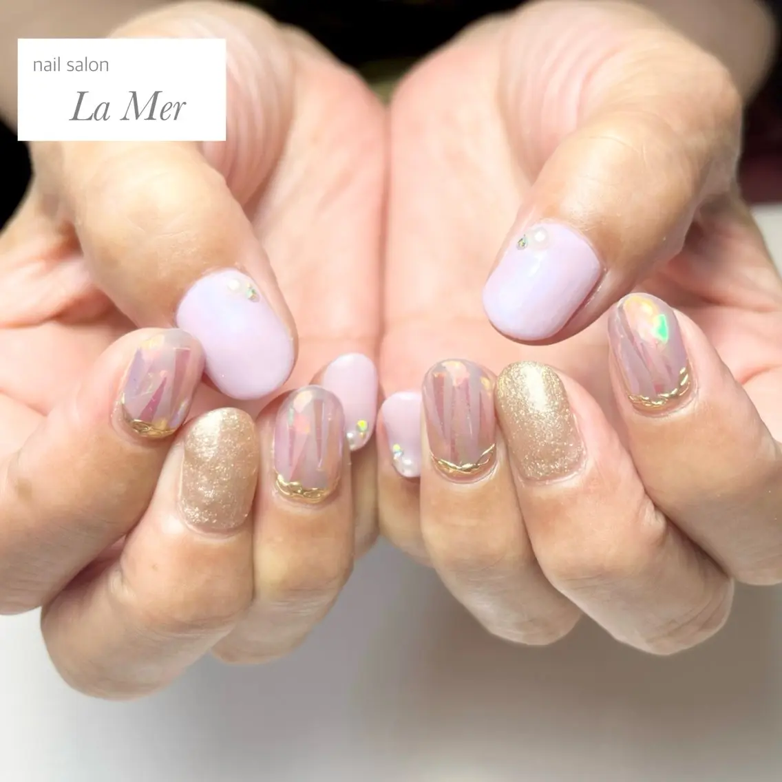 ネイル オーロラネイル ゴールド ラメ(グリッター) ミラーネイル パープル ハンドネイル nailsalon La Merのネイルデザイン
