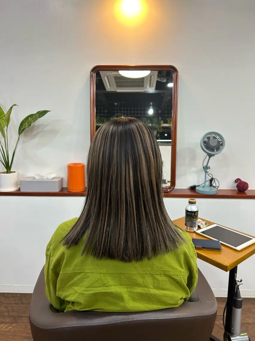カラー 橋本 愛唯のヘアスタイル