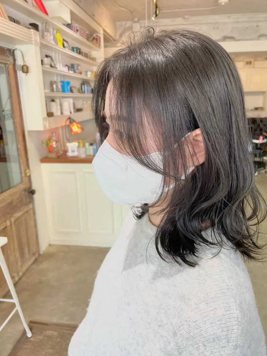 ミディアム カラー ヘアアレンジ グレージュ オリーブグレージュ オリーブグレー レイヤーカット 山崎 澪 レイヤーカット/大宮のヘアスタイル