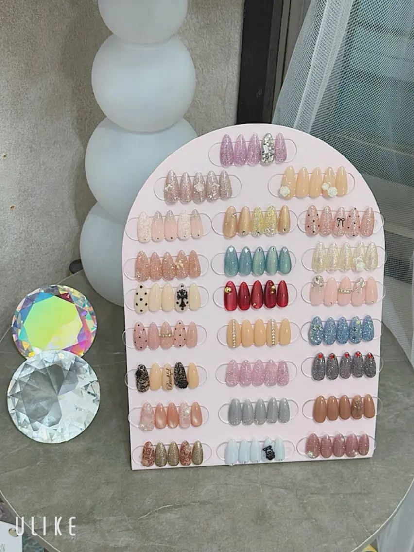 ネイル ハンドネイル esterella 𝐌𝐈𝐘𝐔𝐔のネイルデザイン