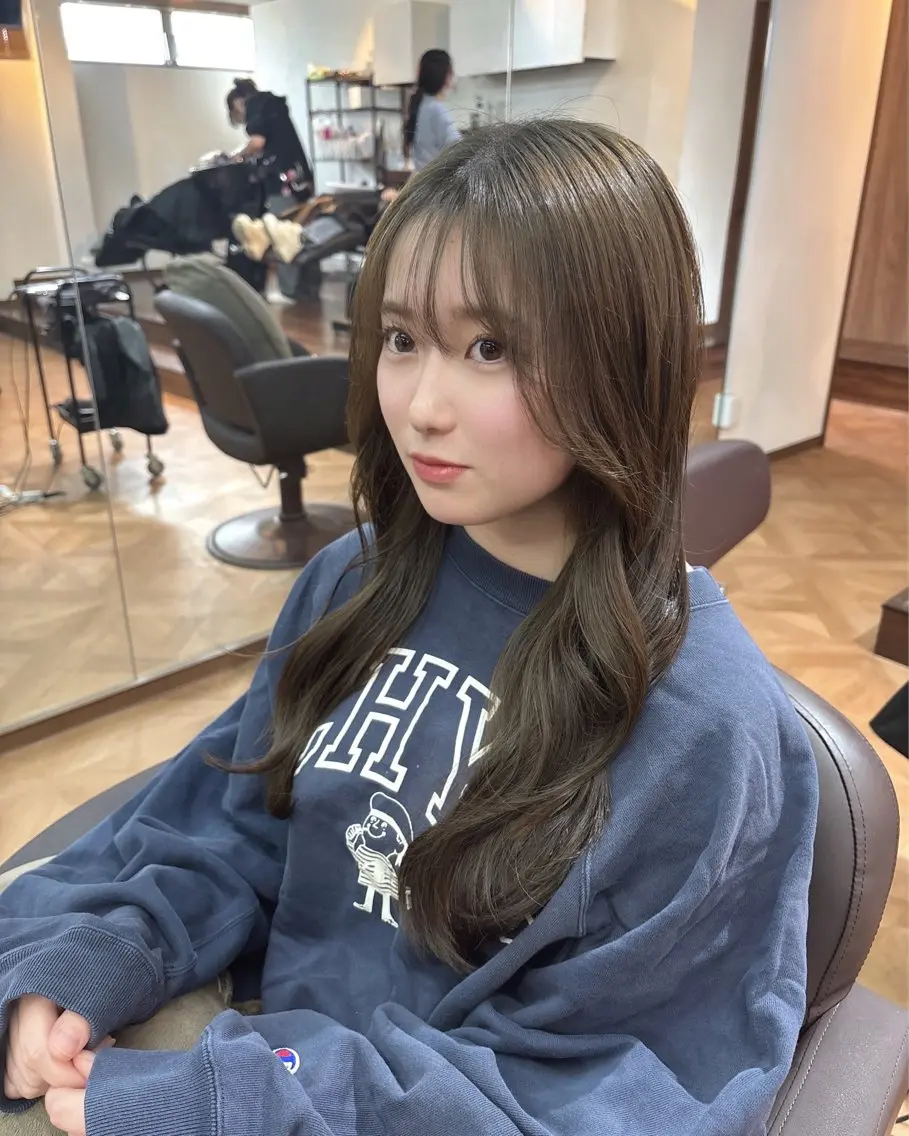 ロング カラー ブリーチデザイン| レイヤー|小寺 葵のヘアスタイル