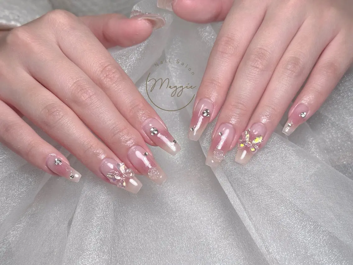 ネイル Maggie Nail🦩のネイルデザイン