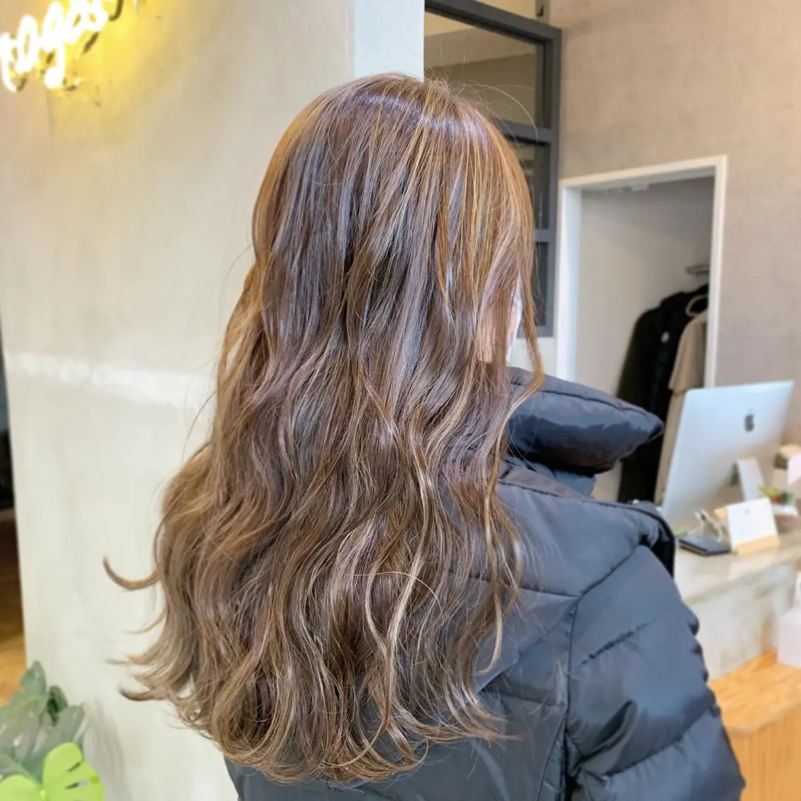 ロング 佐々木 まゆかのヘアスタイル