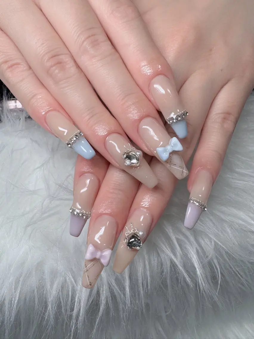 ネイル オーロラネイル フレンチネイル ジェルネイル ハロウィン キラキラネイル ハンドネイル H.baby Nail Salonのネイルデザイン