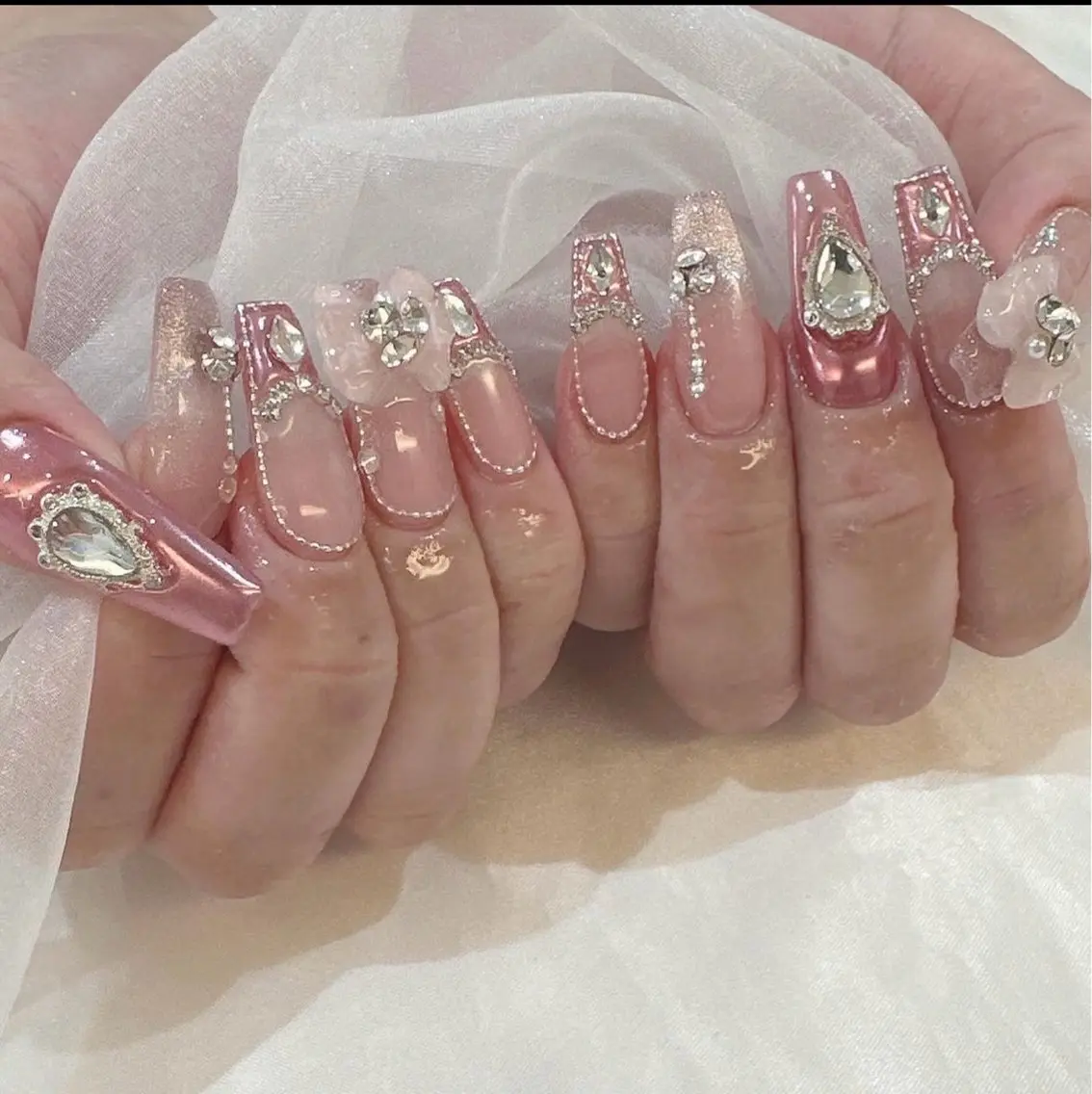 ネイル アートネイル グラデーション キラキラネイル ニュアンスネイル オフィスネイル Jenn Nail Salonのネイルデザイン