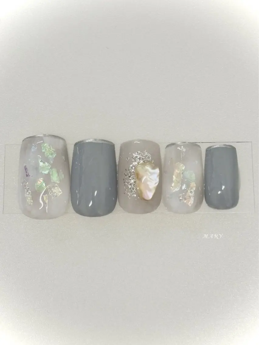 ネイル キラキラネイル 水色 ニュアンスネイル Mary nail .narumiのネイルデザイン