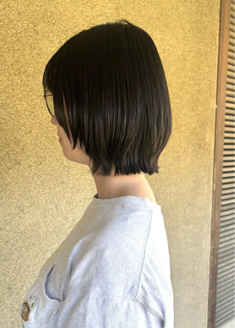 ミディアム 岩瀬 瑠璃子のヘアスタイル