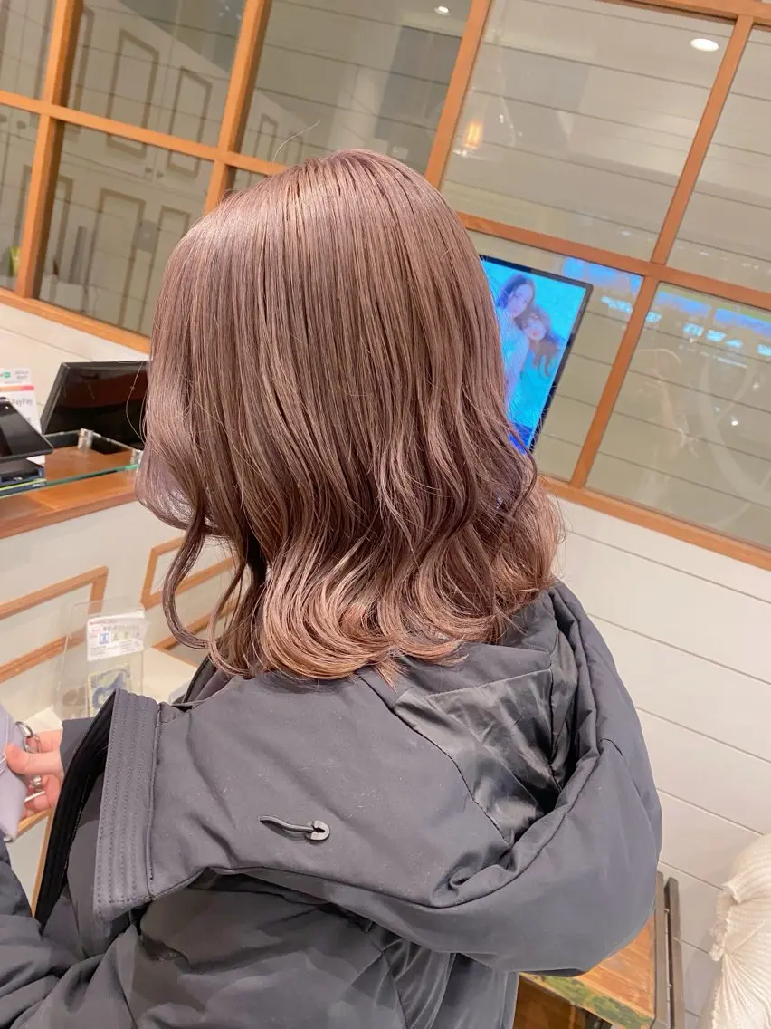 ミディアム カラー 美髪ヘア💛 TOMOMIのヘアスタイル