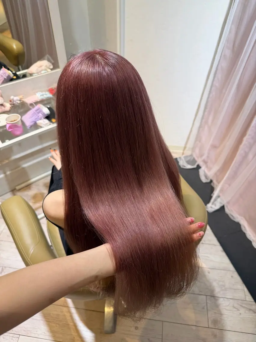 ロング カラー ピンクカラー カット ヘアカラー トリートメント ハイトーン/アレンジ かなで⊹ ࣪ ˖⟡のヘアスタイル